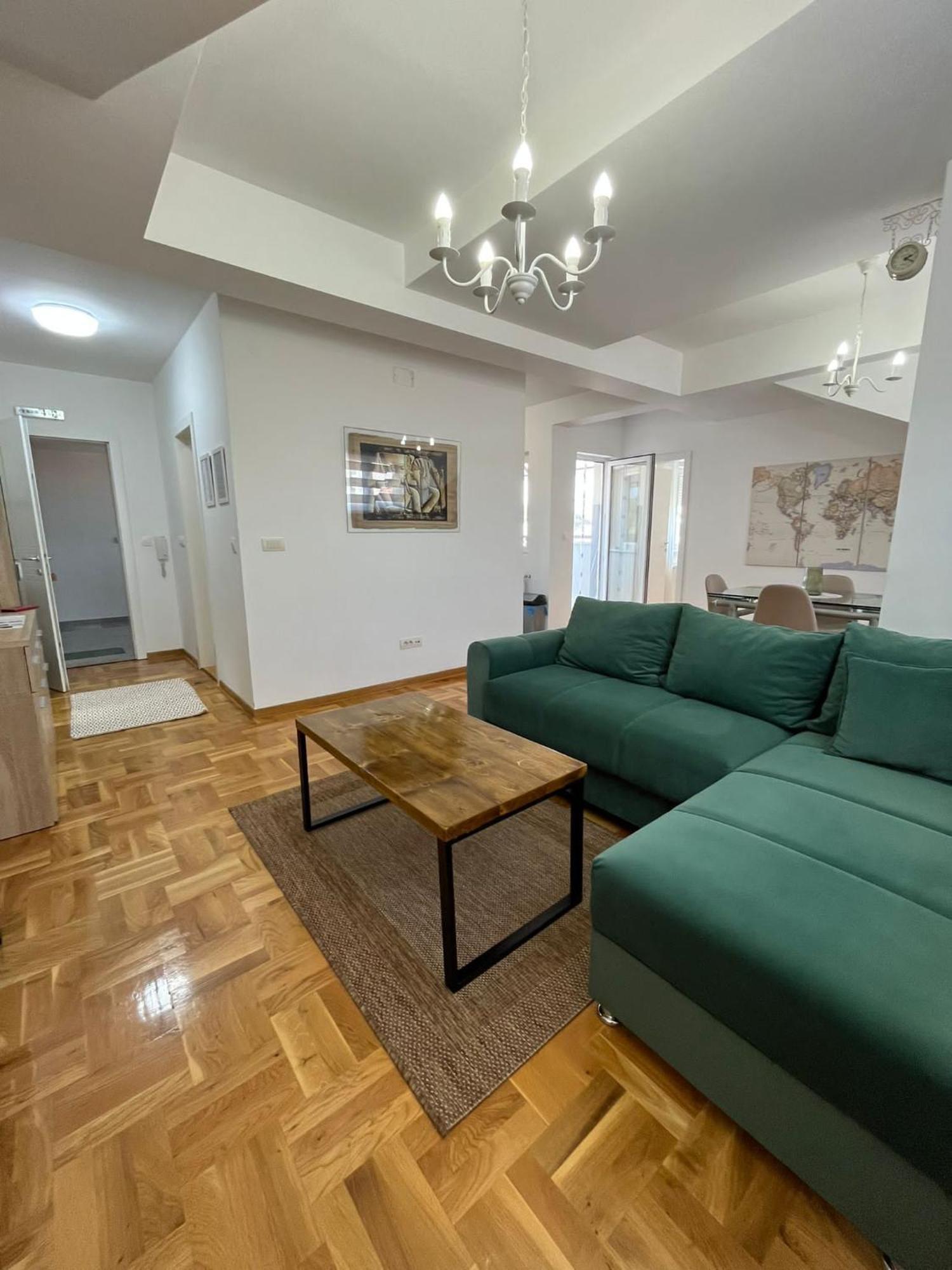 Apartman Mia Centar Kruševac 外观 照片