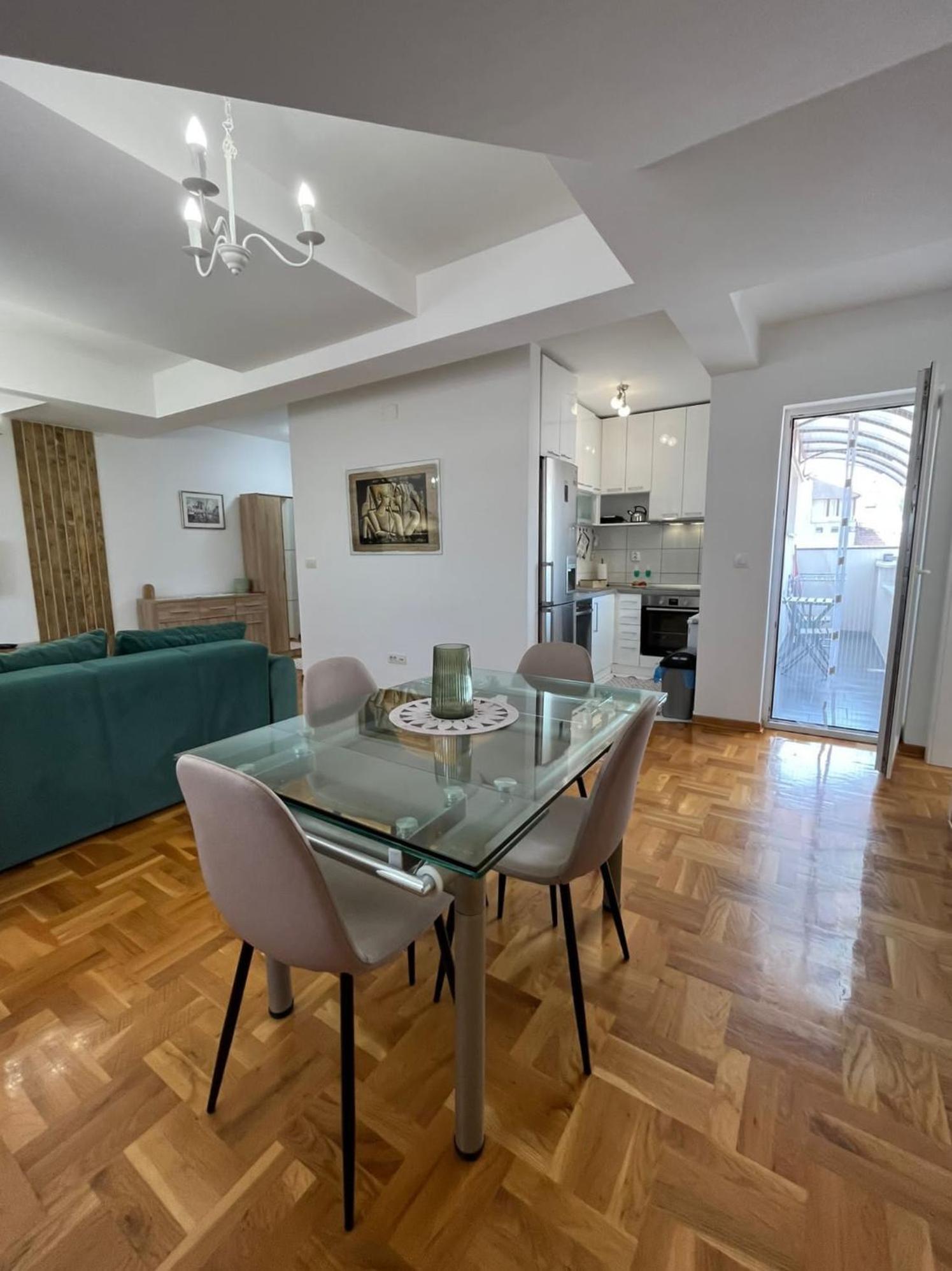 Apartman Mia Centar Kruševac 外观 照片